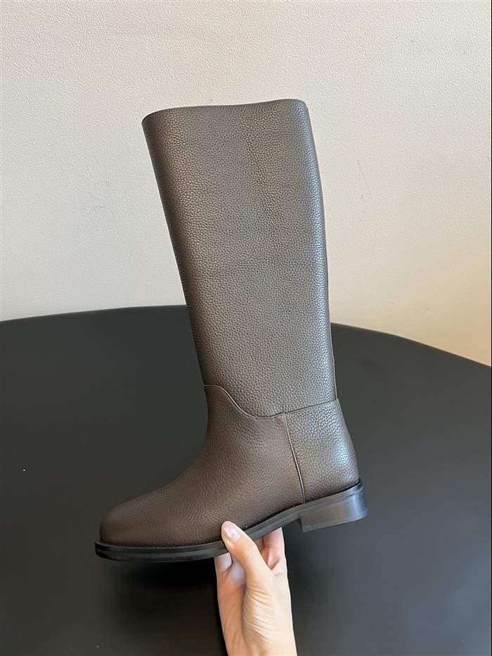 2025112817447687 500